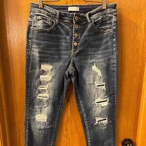 KanCan distressed Kurvy cut 33285 mid rise button fly ankle skinny size 30
